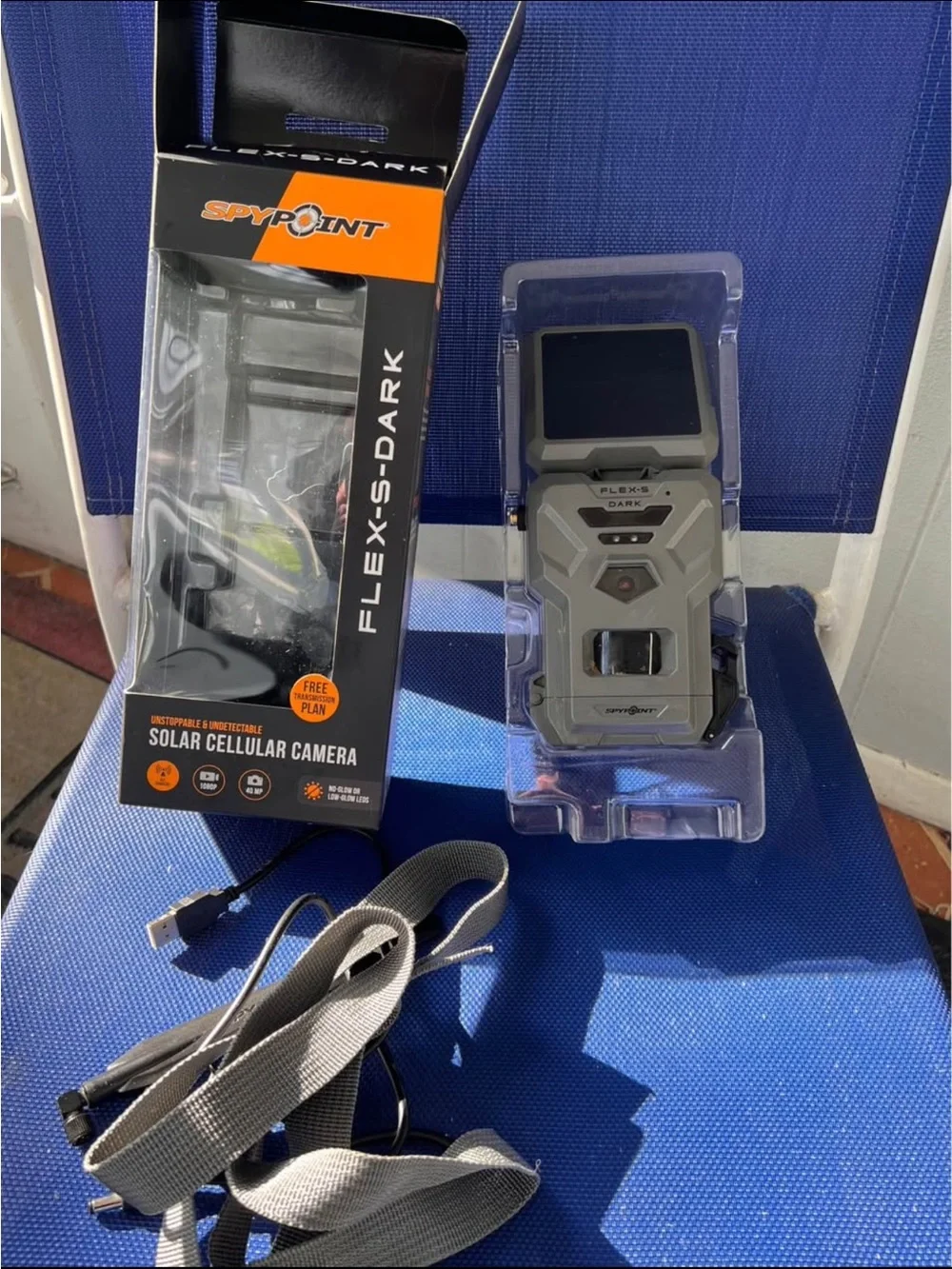 Spypoint FLEX-S DARK Solar Cellular Trail Camera - Gray